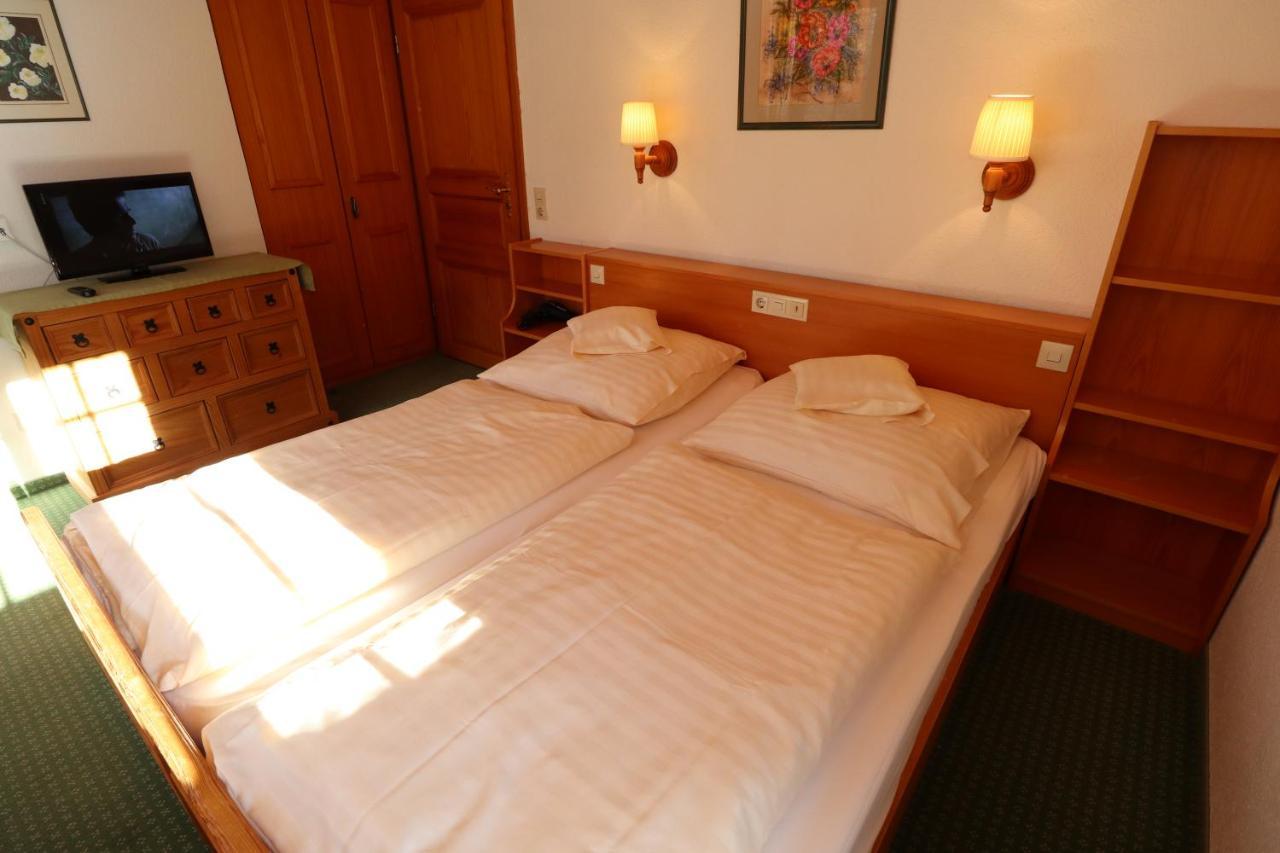 Höhenpension Glashütte Bed&Breakfast Frühstückspension Hotel GARNI Bonndorf im Schwarzwald Exterior foto
