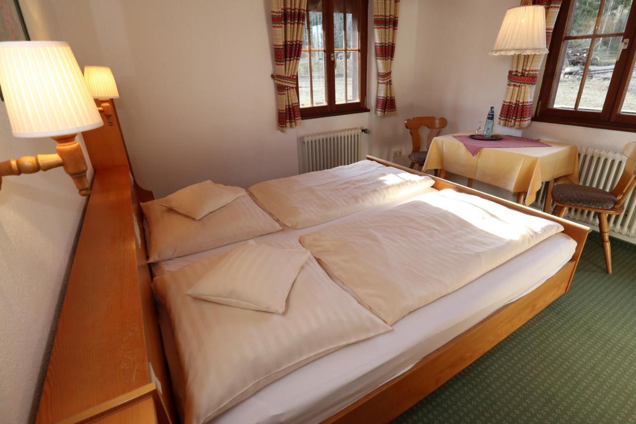 Höhenpension Glashütte Bed&Breakfast Frühstückspension Hotel GARNI Bonndorf im Schwarzwald Exterior foto